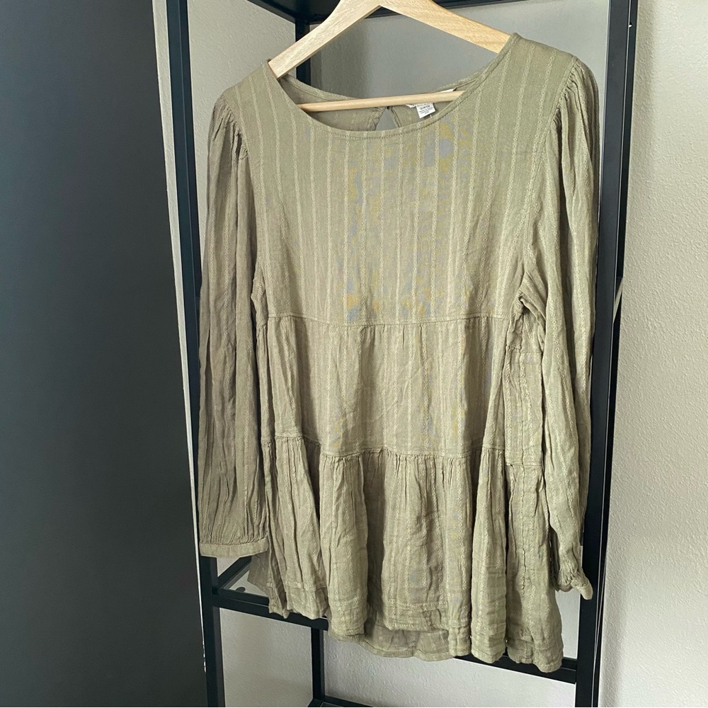 NWT American Eagle Open Back Tiered Top